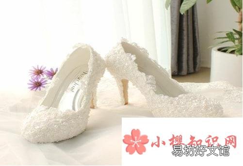 五一订婚穿什么鞋子