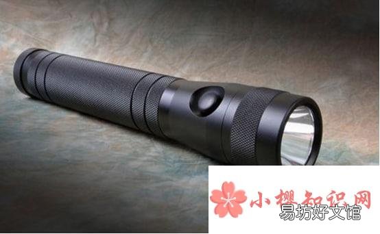 固定手电筒照明解放双手小妙招