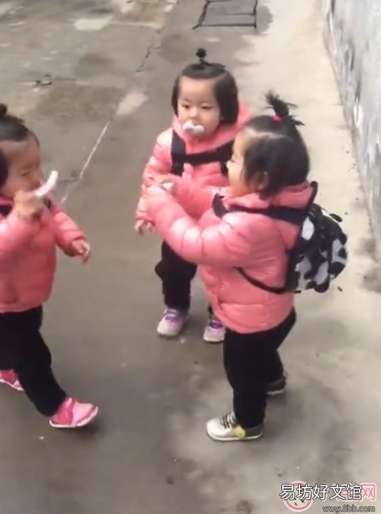 如何选购宝宝防走失绳 爷爷带三胞胎用的什么防丢绳