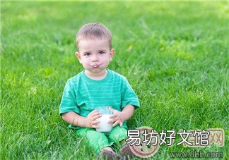 宝宝喝牛奶添加其他辅食可以吗 宝宝喝牛奶越浓越好吗