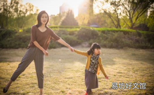 我遛娃娃遛我 人家遛狗我遛娃 遛娃幽默说说搞笑句子